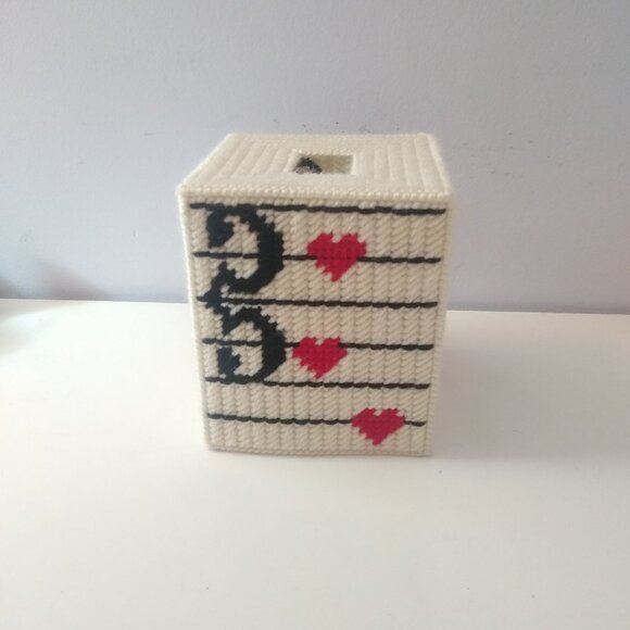 Music themed Tissue Box - crochet style/plastic canvas - Picture 7 of 12